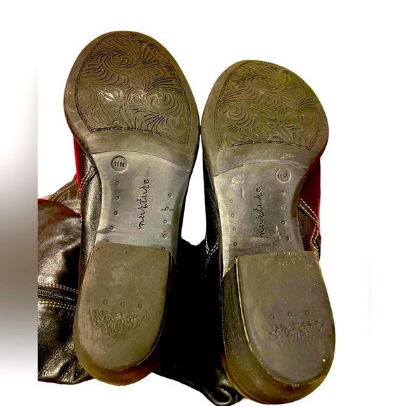 Hazel let leather upper, leather man made lining and sole. Size 11 medium - Picture 8 of 8